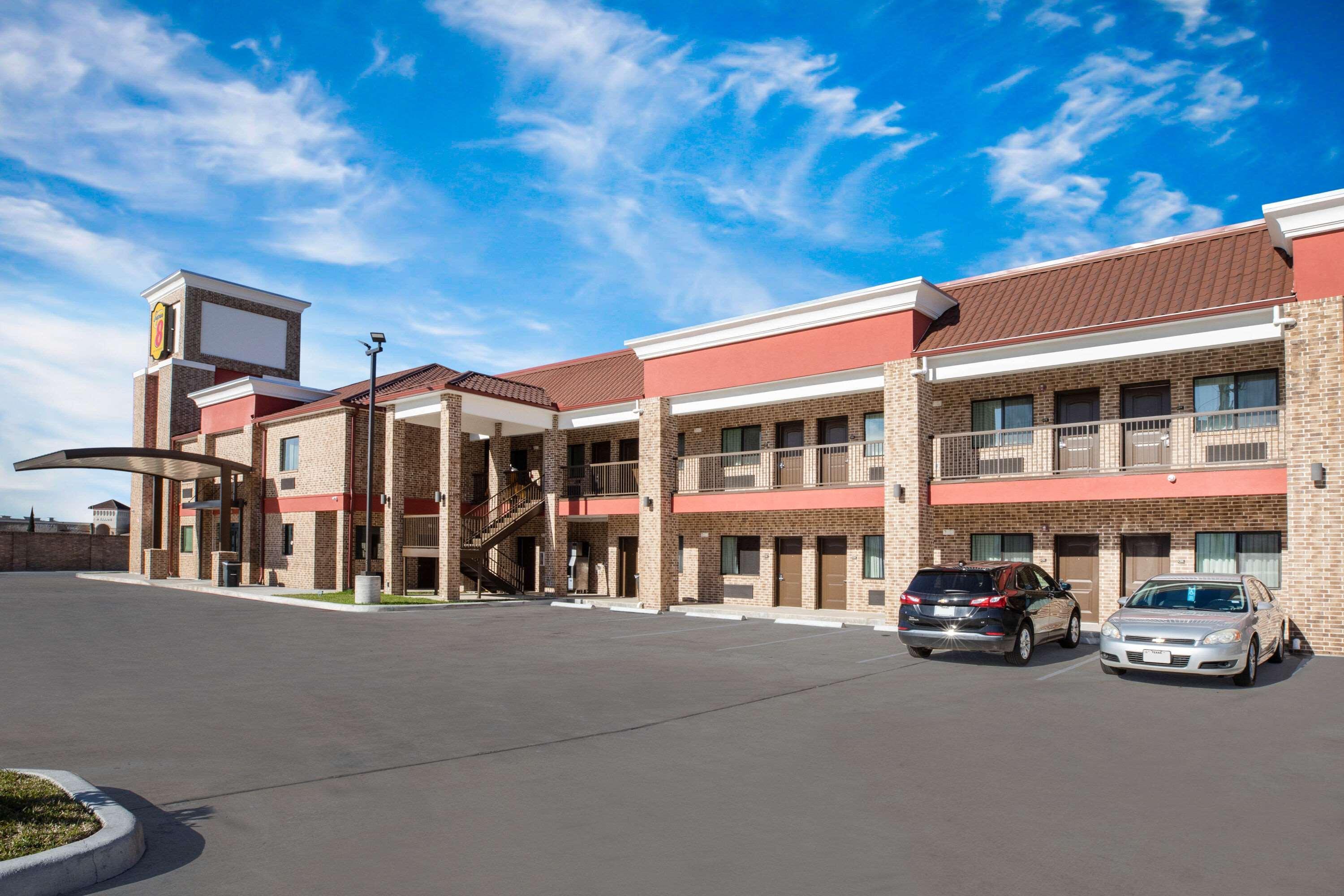 Super 8 By Wyndham Humble Houston Fallcreek Екстер'єр фото