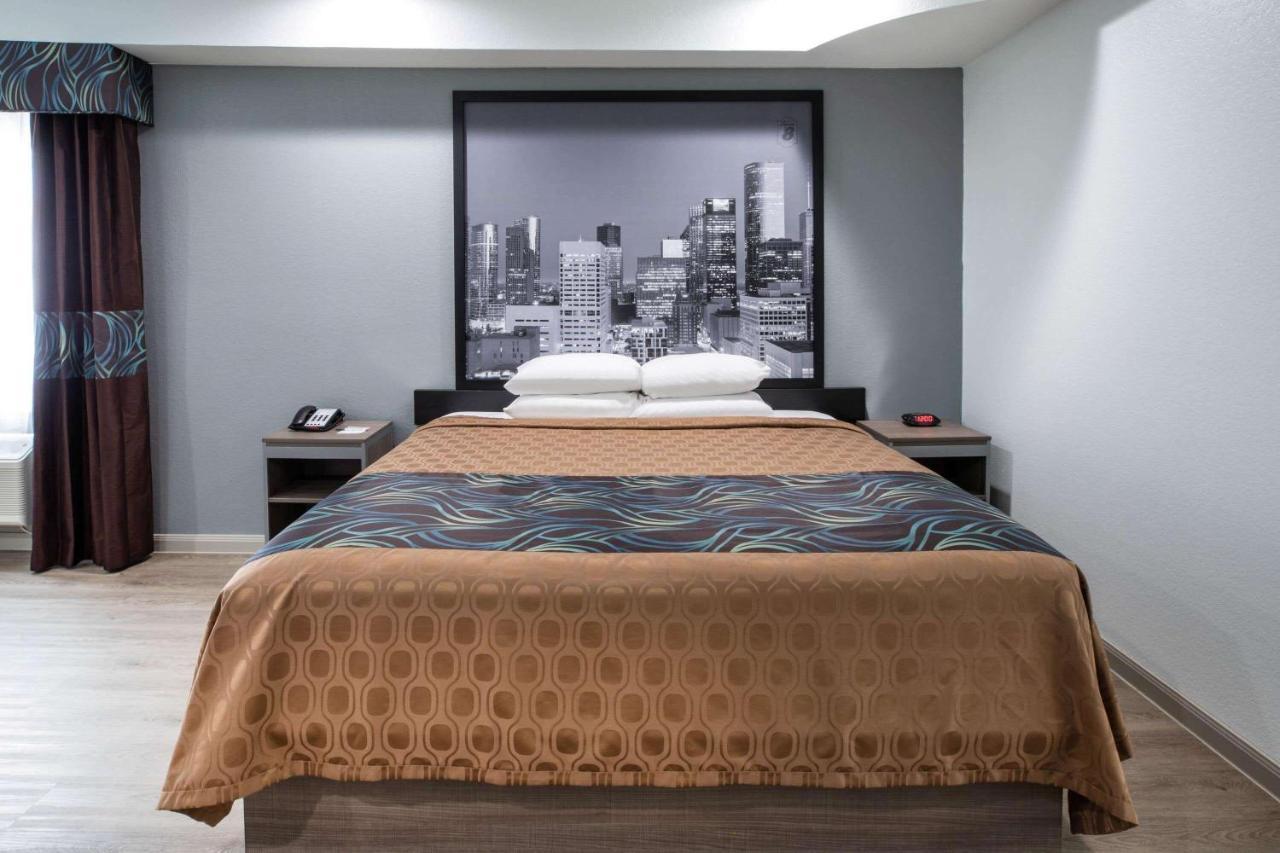 Super 8 By Wyndham Humble Houston Fallcreek Екстер'єр фото